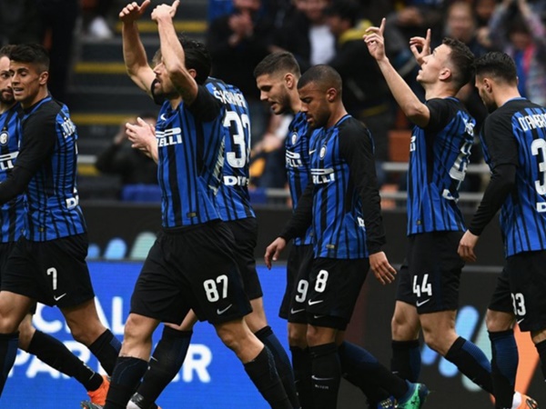 ഒരടിയില്‍ ലിയോണ്‍ കടന്ന് ഇന്റര്‍