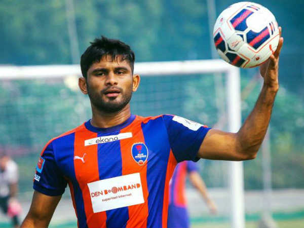 മൂന്നു മല്‍സരങ്ങളില്‍ വിലക്ക്