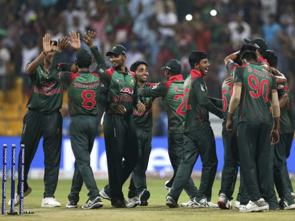  അട്ടിമറികളുമായി തുടക്കം