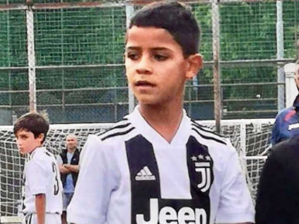 കന്നി മല്‍സരത്തില്‍ നാല് ഗോള്‍