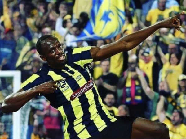 സ്ഥിരം ശൈലിയില്‍ ആഘോഷം