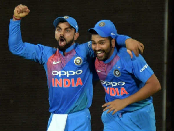 മൂന്നു ഫോര്‍മാറ്റിലും കളിക്കുന്നു