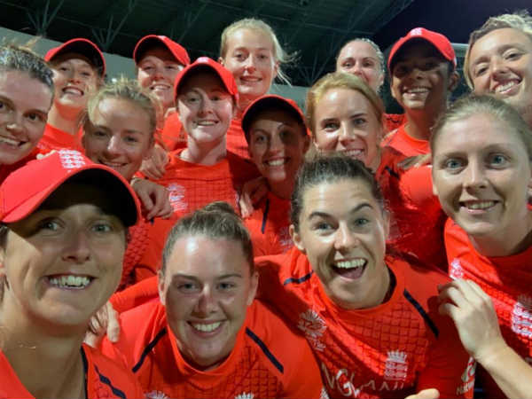 ബാറ്റിങ് ഫ്‌ളോപ്പായി