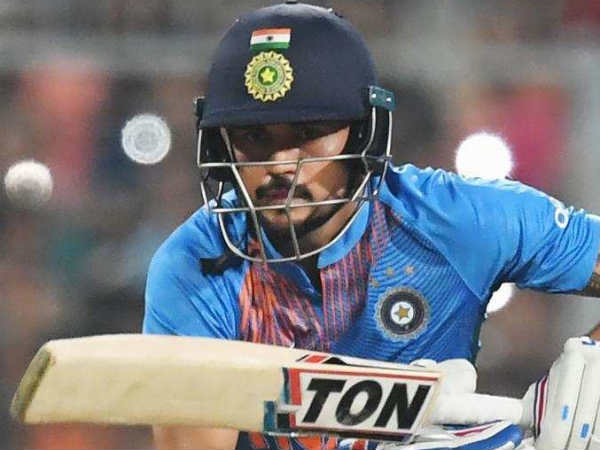 പട നയിച്ച് പാണ്ഡെ