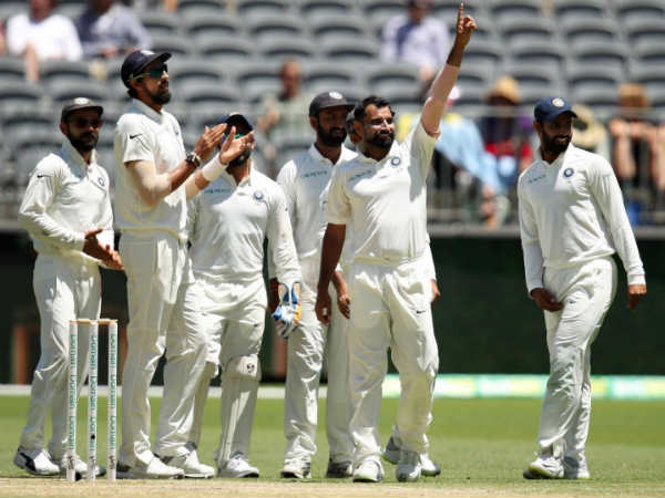 ഖവാജയുടെ ചെറുത്തുനില്‍പ്പ് അവസാനിച്ചു