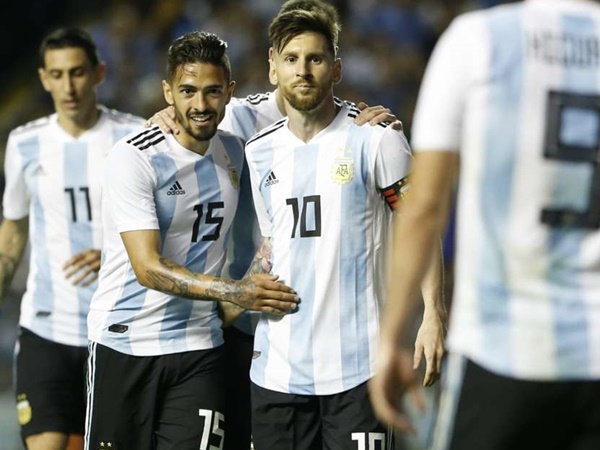 ടീമംഗങ്ങളും കാത്തിരിക്കുന്നു