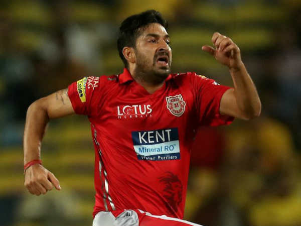 മോഹിത് ശര്‍മ (5 കോടി)