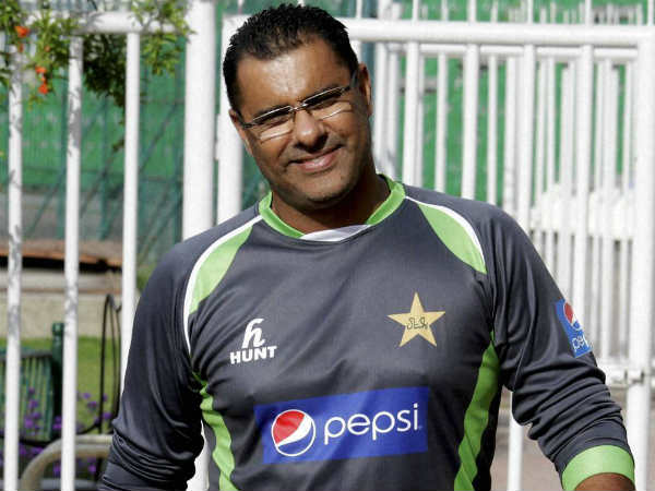 വഖാര്‍ യൂനുസ് (38 ടെസ്റ്റ്)