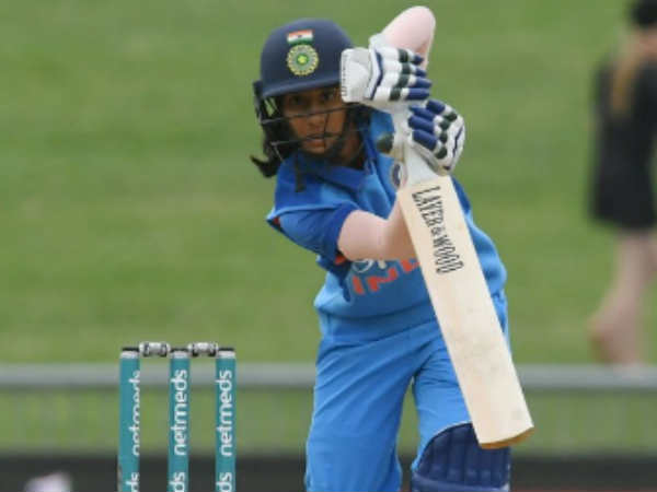 പൂനത്തിനും ഏക്തയ്ക്കും മൂന്നു വിക്കറ്റ്