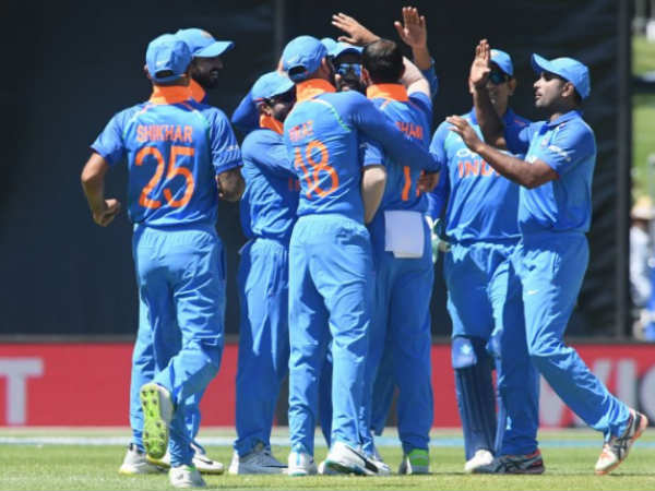 കൂട്ടുകെട്ട് തകര്‍ത്ത് ജാദവ്