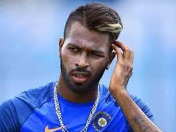 സ്ത്രീകളുമായുള്ള ബന്ധം വെളിപ്പെടുത്തി