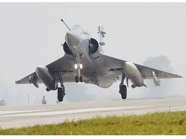 എയര്‍ഫോഴ്‌സിന്റെ സൈനിക നടപടി