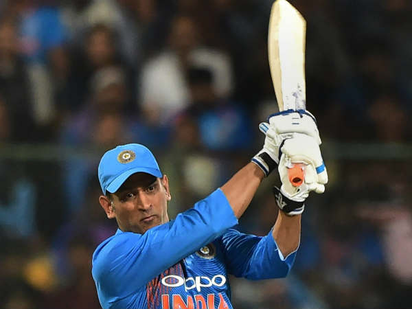 350 സിക്‌സറുകള്‍