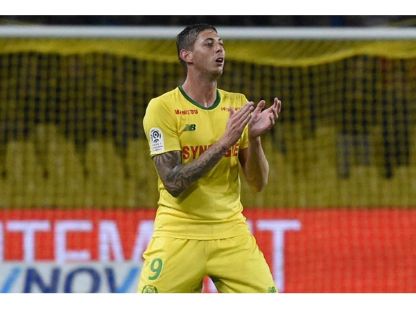 പുതിയ ക്ലബ്ബിലേക്കുള്ള യാത്രയ്ക്കിടെ ദുരന്തം