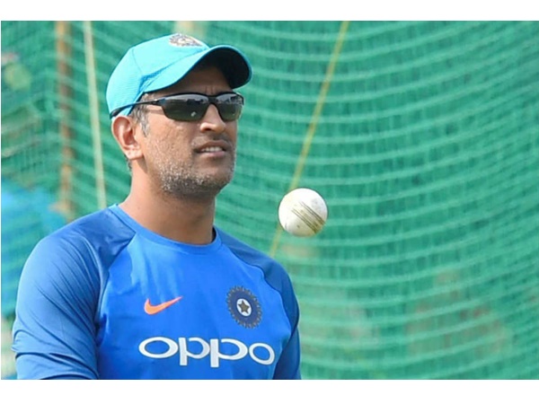 ധോണിയെ പുറത്താക്കണമെന്ന് നീഷാം