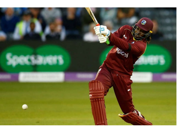 ഒരു ഇന്നിങ്‌സില്‍ കൂടുതല്‍ സിക്‌സ്