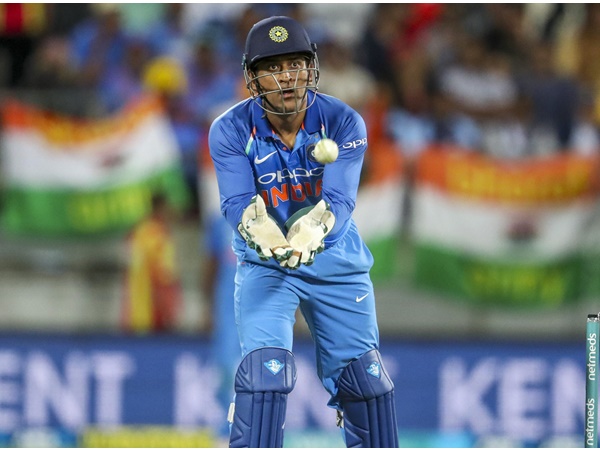 ധോണി പോലും ആദ്യകാലത്ത് പിഴവുകള്‍ വരുത്തി