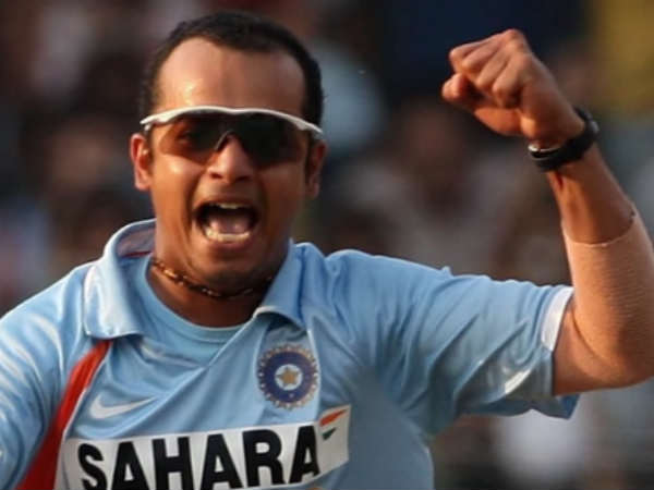 മുരളി കാര്‍ത്തിക് രണ്ടു തവണ