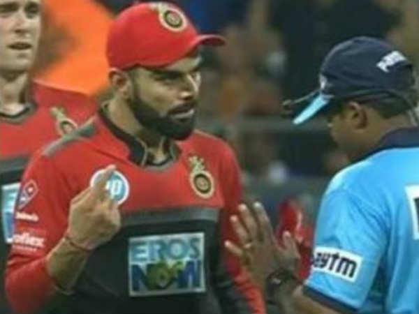 അംപയര്‍ രവിയുടെ പിഴവ്