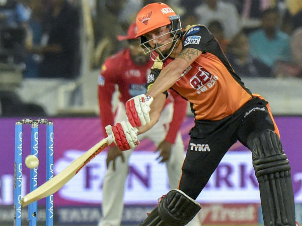 മനീഷ് പാണ്ഡെ (12 ഡെക്കുകള്) മനീഷ് പാണ്ഡെ (12 ഡെക്കുകള്)