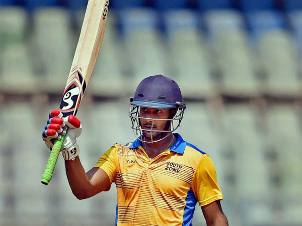 അനായാസം കര്‍ണാടക