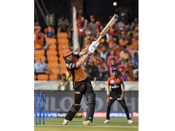 ബൗളര്‍മാരെല്ലാം അടിവാങ്ങി