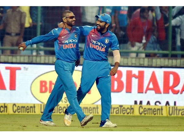 ഓസീസീനെതിരെ മിന്നി ധവാന്‍ രോഹിത് സഖ്യം