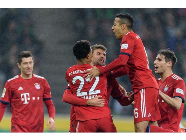 ബയേണ്‍ ഡോട്മുണ്ടിനൊപ്പം; മിലാനും ജയം