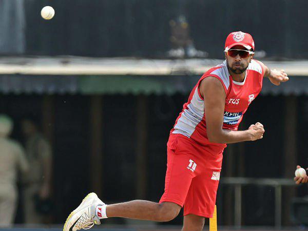 സര്പ്രൈസ് ആയി മൂന്ന് കളിക്കാര് സര്പ്രൈസ് ആയി മൂന്ന് കളിക്കാര്