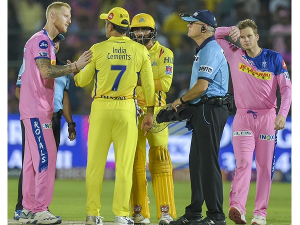 വിവാദം ഇങ്ങനെ വിവാദം ഇങ്ങനെ