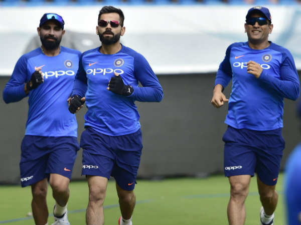 ധോണിയെ വിമര്‍ശിക്കുന്നത് കഷ്ടം