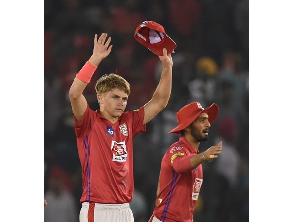 അവസാന ഓവറുകളില്‍ കൂട്ടത്തകര്‍ച്ച