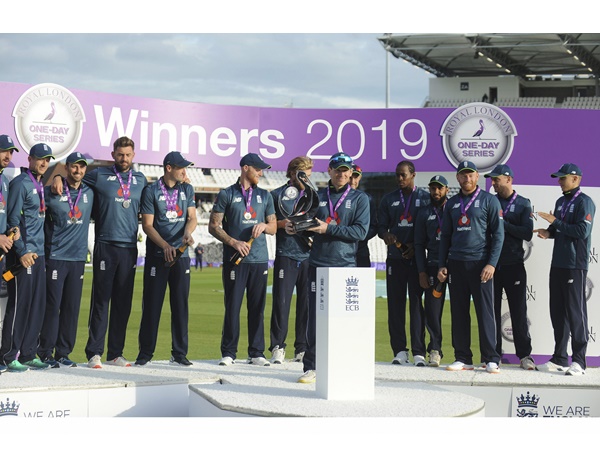 ഇംഗ്ലണ്ടിന് ലോക റെക്കോര്‍ഡ്