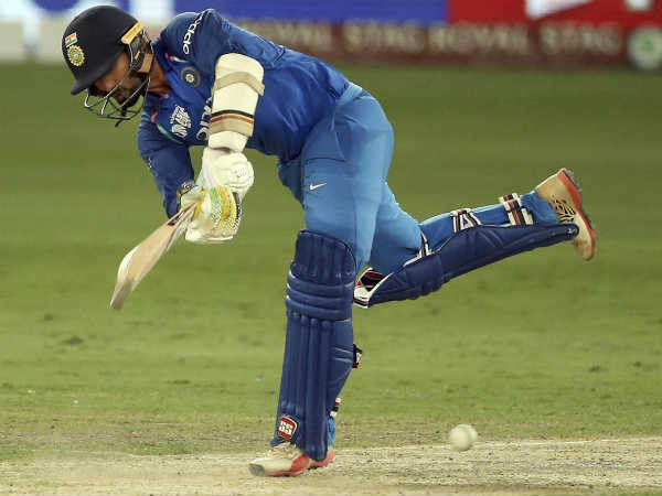 ദിനേഷ് കാര്‍ത്തിക് (ബാക്കപ്പ് വിക്കറ്റ് കീപ്പര്‍)