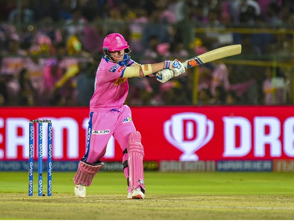 കളിക്കാര്‍ മടങ്ങുന്നു