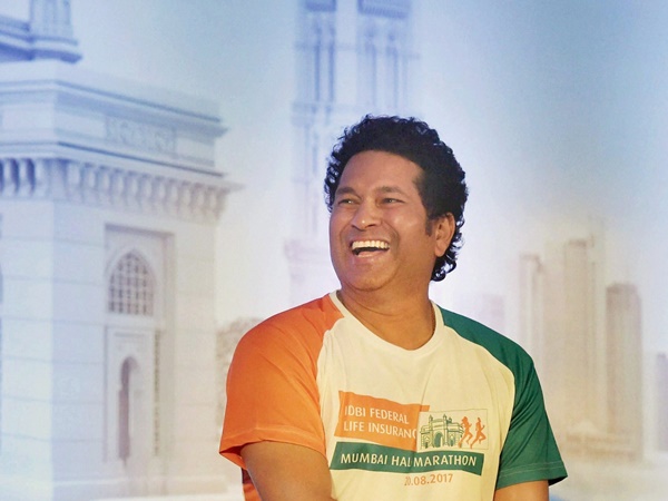 ഓവലിലെ പിച്ച് ഓവലിലെ പിച്ച്