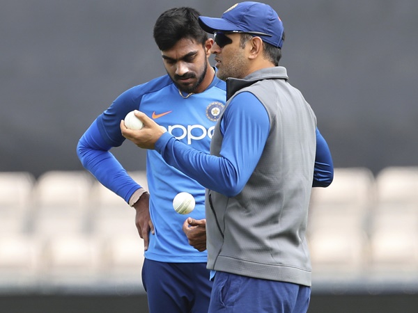 വിജയ് ശങ്കര് ടീമിലെത്തി വിജയ് ശങ്കര് ടീമിലെത്തി