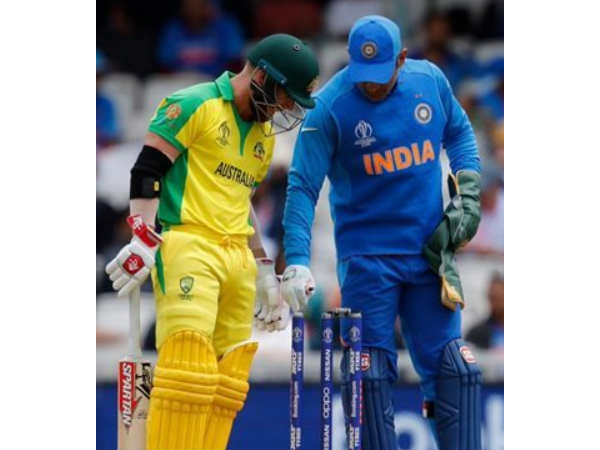 വാര്‍ണര്‍ രക്ഷപ്പെട്ടു