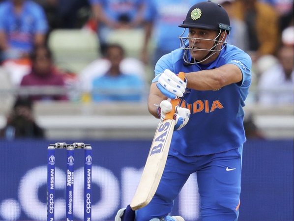ധോണിയുടെ പ്രകടനം