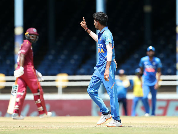 ആദ്യ വിക്കറ്റ്