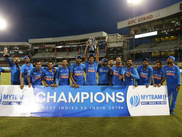 മധ്യനിര തകർന്നു