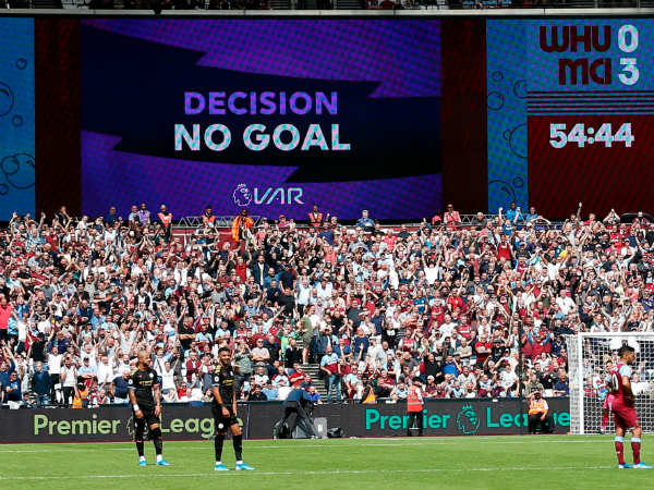 നാലാം റഫറി