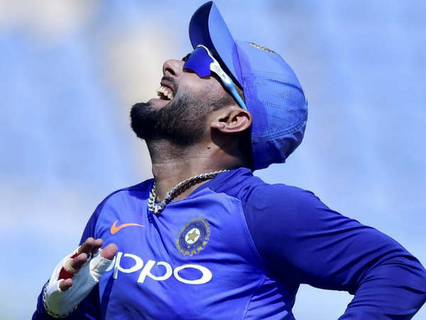 വിക്കറ്റ് കാത്ത് പന്ത്