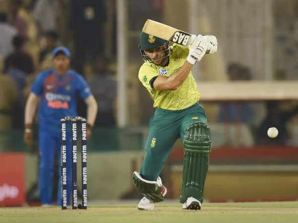 ആദ്യ വിക്കറ്റ് ചഹറിന്