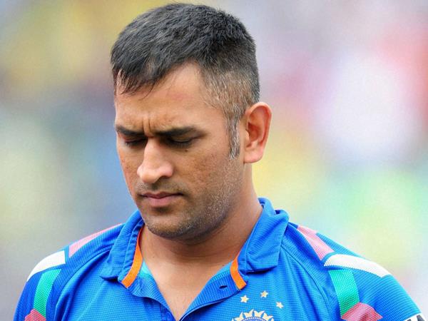 ധോണിയുടെ പുറത്താവല്‍