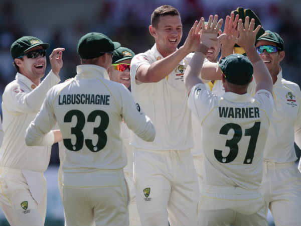 തീപ്പൊരി പാറിച്ച് പേസര്‍മാര്‍