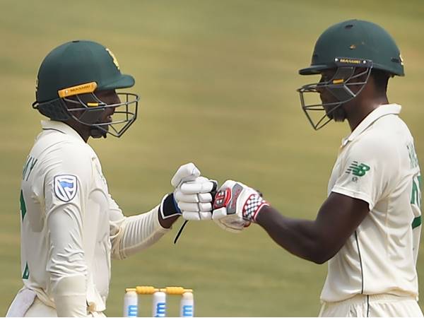 ദക്ഷിണാഫ്രിക്കയുടെ ആദ്യ ഇന്നിങ്‌സ്