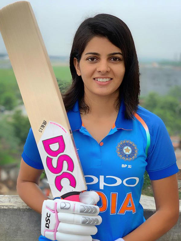 അരങ്ങേറ്റ മത്സരം