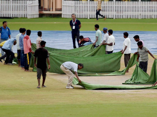 ഒഴിഞ്ഞുമാറുന്നത് ശരിയല്ല