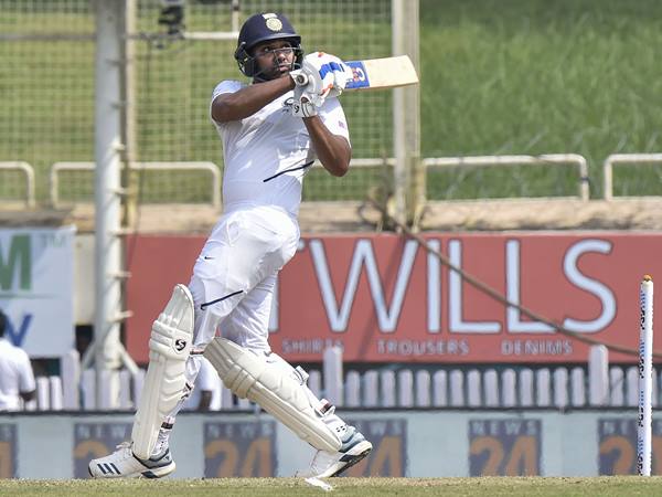 സിക്‌സറടിച്ച് ഇരട്ടശതകം